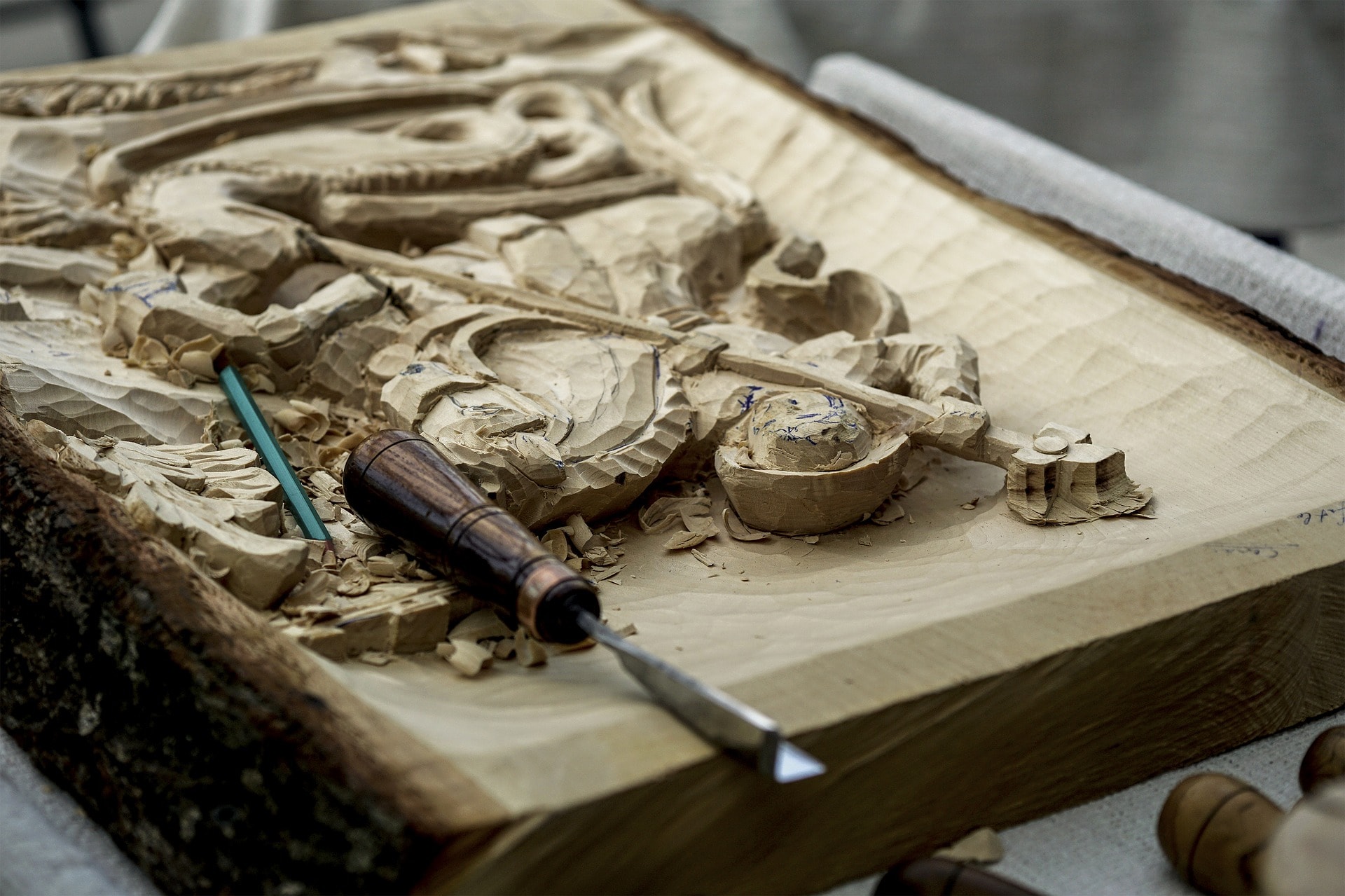 A brand is not a logo, a slogan, a color palette or style guide. Yes, all those things contribute, but the brand is actually the experience, expectation and connection. Image by Octavian A. Tudose, Pixabay.