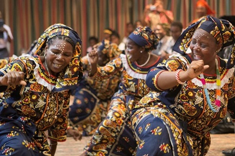United Methodist women present a traditional dance from northern Mozambique during a meeting of the Standing Committee on Central Conference Matters and Connectional Table. Photo by the Rev. Rodney Steele. United Methodist women present a traditional dance from northern Mozambique during a meeting of the Standing Committee on Central Conference Matters and Connectional Table. Photo by the Rev. Rodney Steele.