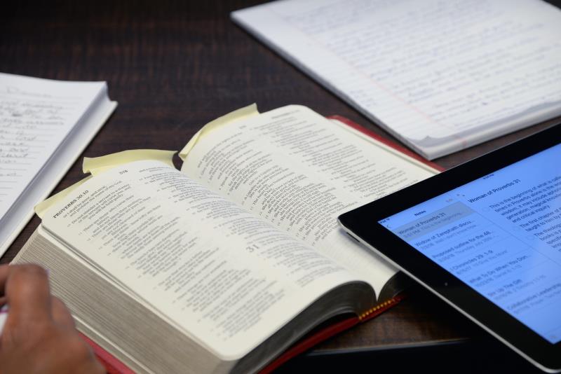 Bible study Photo by Greg Campbell for United Methodist Communications